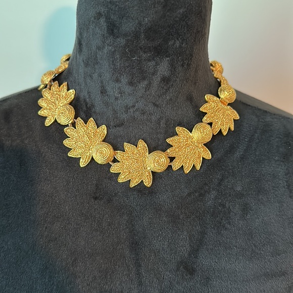 Vintage Dauplaise Abstract Leaf & Button Collar Necklace & Clip on Earrings